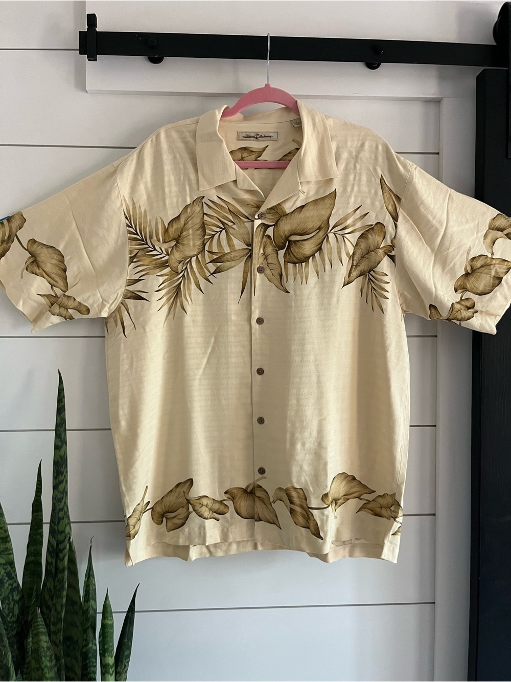 Tommy Bahama Men's Relaxed Fit Cream Tropical Print Button-Up Shirt